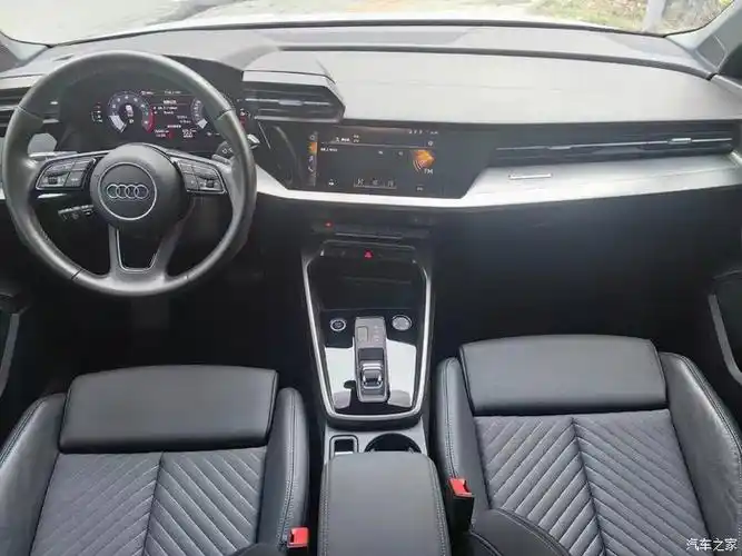 精品奥迪a3三厢出售22款奥迪a335tfsi时尚致雅型