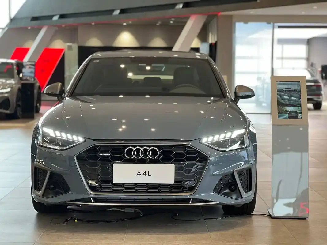 奥迪a4l燃速版