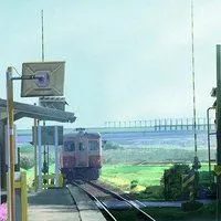 火车轨道头像 走在铁轨上的头像图片_微信头像图片大全