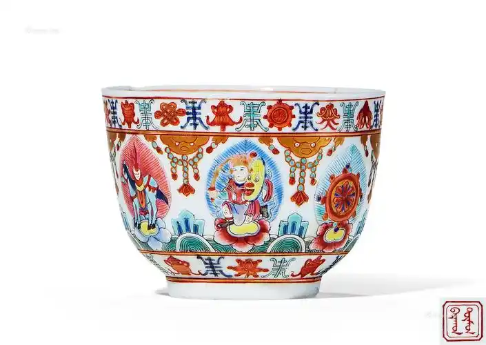 0226清咸丰粉彩七珍八宝纹杯