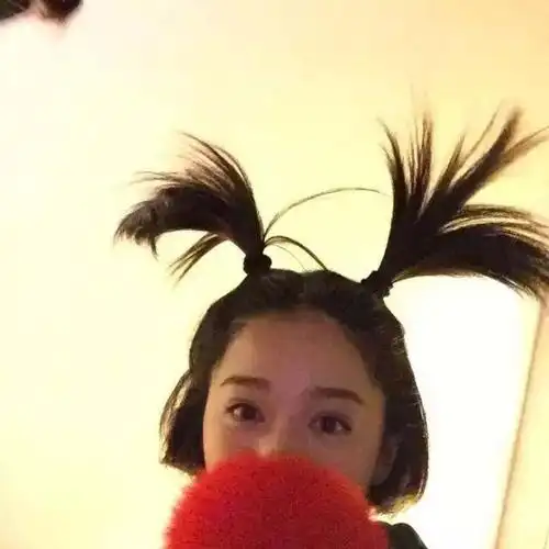 阚清子长发短发不错,搞怪的冲天辫,88年看起来还像个二十出头的姑娘