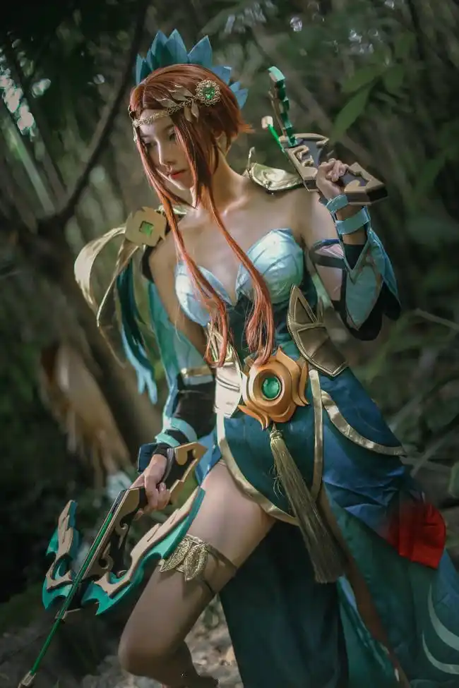 王者荣耀:虞姬性感cos,化身丛林使者,网友:想在树林中遇到她