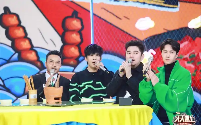 天天兄弟的暖心时刻 王一博听汪涵语音,眼眶含泪,哥哥对弟弟的照顾真