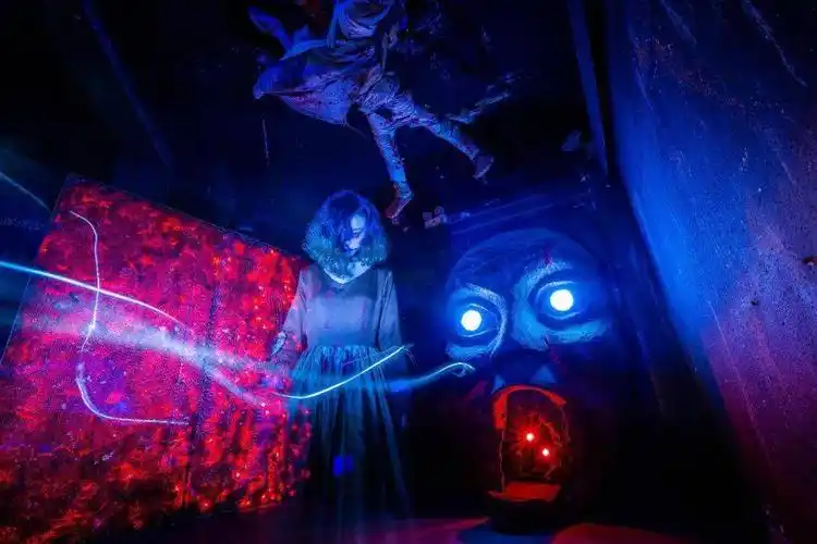 捉鬼惊魂夜每晚开启全国最高空中立体6层鬼屋刺激升级