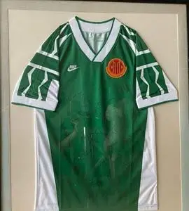 【2013赛季北京国安球员亲签 95正品球衣 裱框】球衣为2