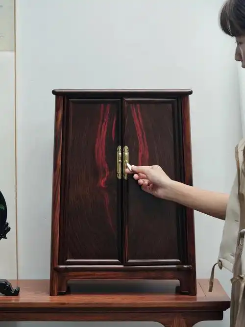 大红酸枝圆角柜全身光素简洁典雅