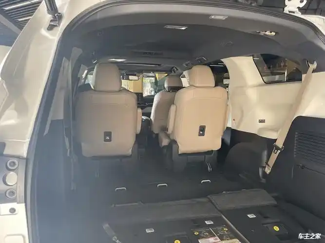 丰田塞纳35国六现车优惠多多