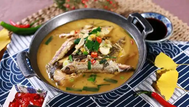 八婺饭堂-杂鱼锅仔