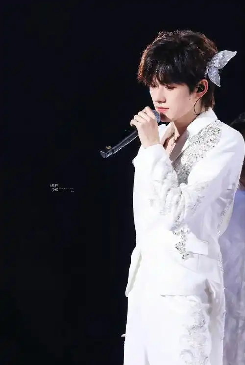 宋亚轩楼间楼演唱会