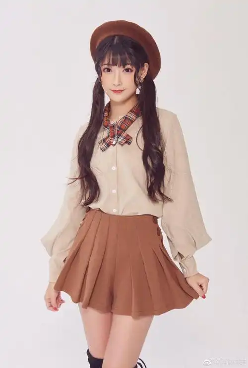 王者荣耀第一美女解说琪琪发片祝粉丝情人节快乐网友直呼恋爱了