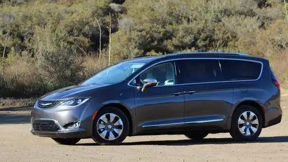 23万起!mpv鼻祖新款克莱斯勒大捷龙亮相,v6 9at awd四驱爆292匹