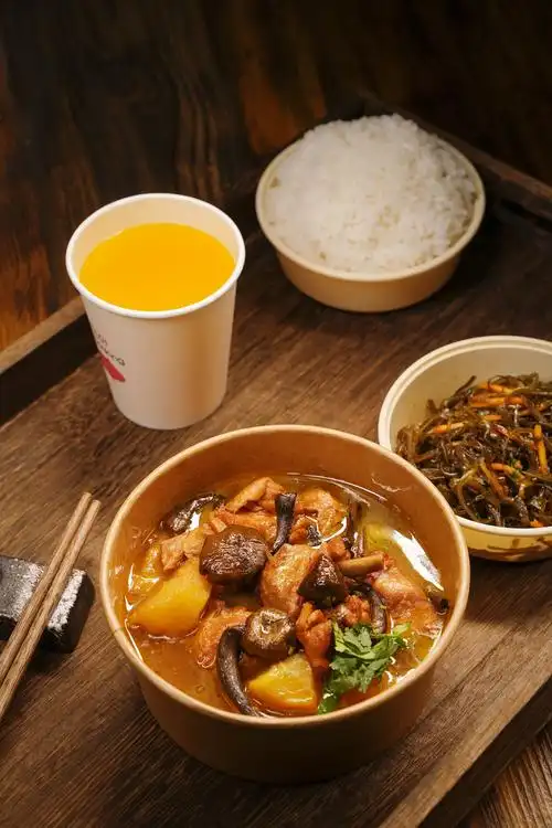 来,公司经营范围包括:许可项目:食品经营(销售预包装食品),餐饮服务