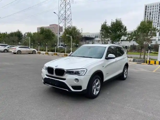 青岛2014年10月宝马宝马x32014款xdrive20i领先型白色手自一体