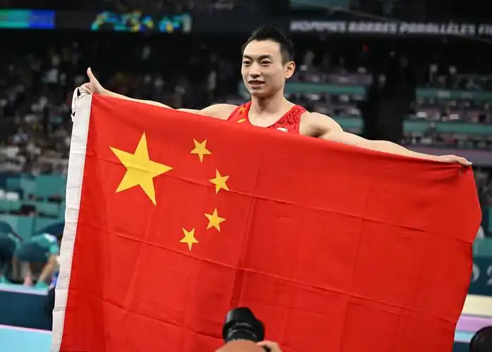 巴黎奥运会丨体操——男子双杠:邹敬园夺得冠军(11)