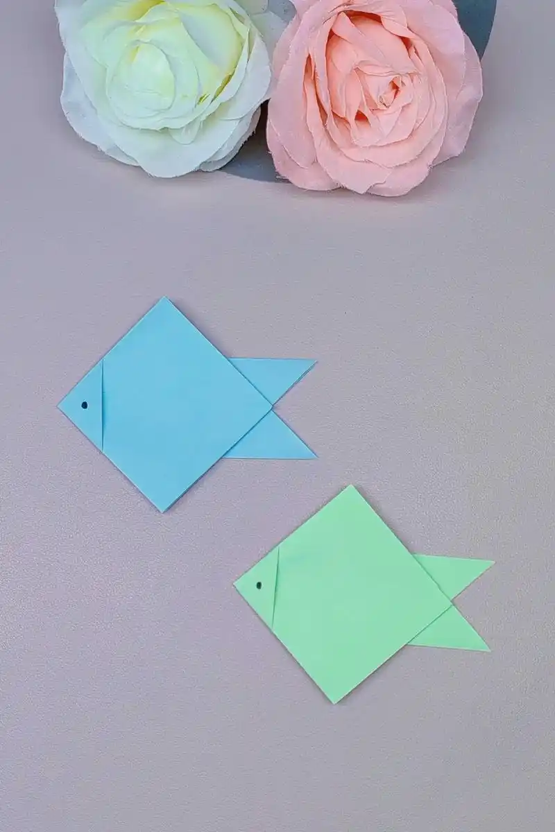 适合幼儿园小朋友折的小鱼折纸,有手就会!#一学就会系列 #亲 - 抖音