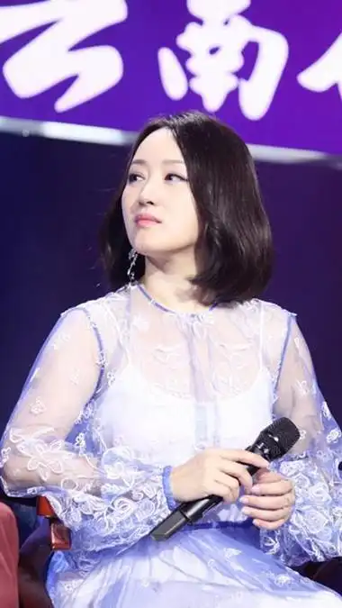 尴尬了杨钰莹一剪刀下去不仅甜美气质没了大妈气也藏不住