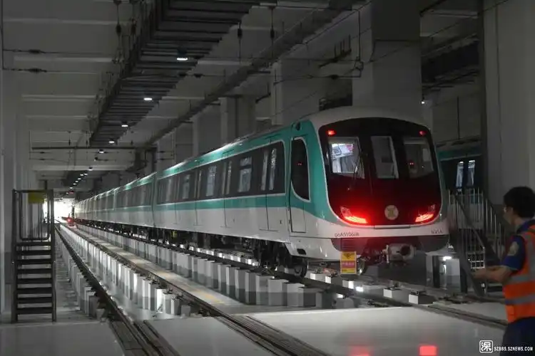 深圳轨道交通深圳地铁6号线长圳车辆段探营活动