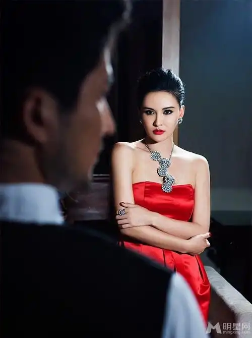 莫小棋性感爆乳红妆 暧昧挑逗撩人心弦