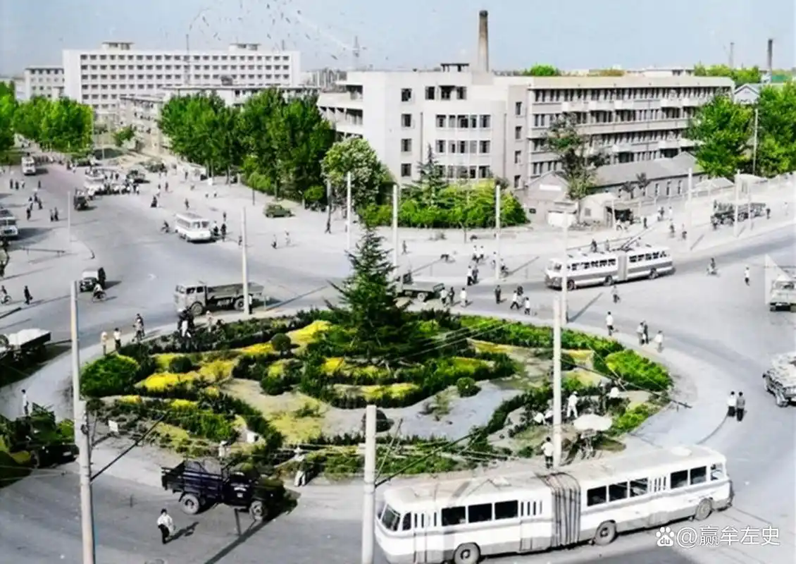 老照片:1980年的济南,怀念那时简单忙碌,知足幸福的老泉城生活