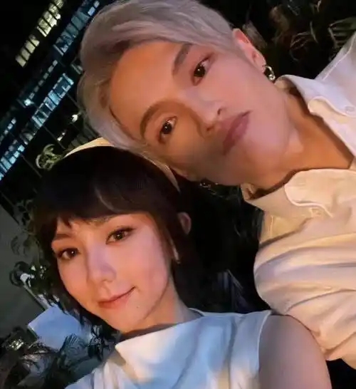 邓紫棋晒照为男友庆生,照片曝光后引起热议:邓紫棋好看其他随意_朋友