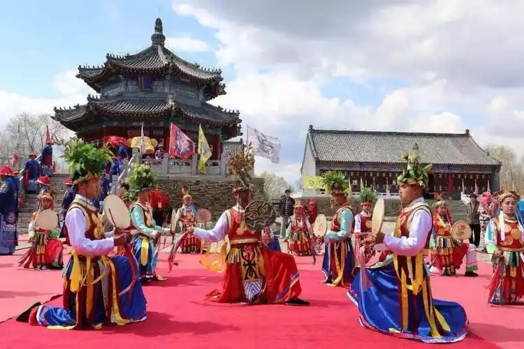 阳光宝贝弘扬满清民族文化两天一夜夏令营(副本)