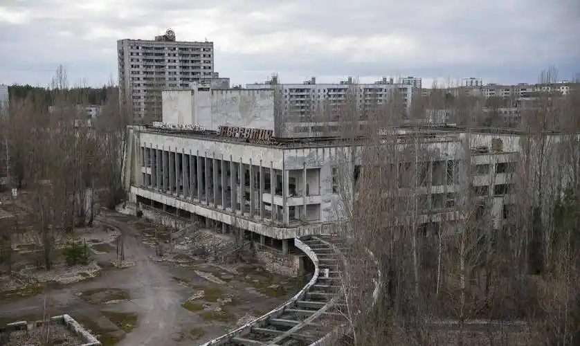 原创切尔诺贝利核电站旁的鬼城人类禁区动物基因突变出现双头