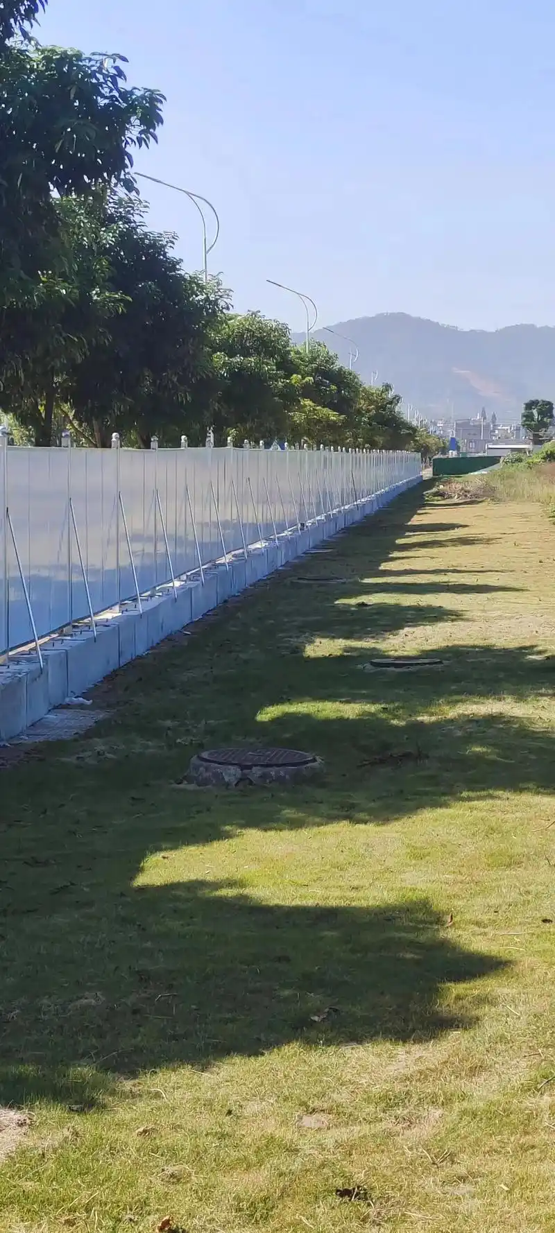 围挡护栏施工进行中 - 抖音