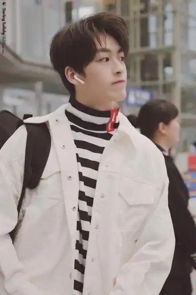 何洛洛易安音乐社