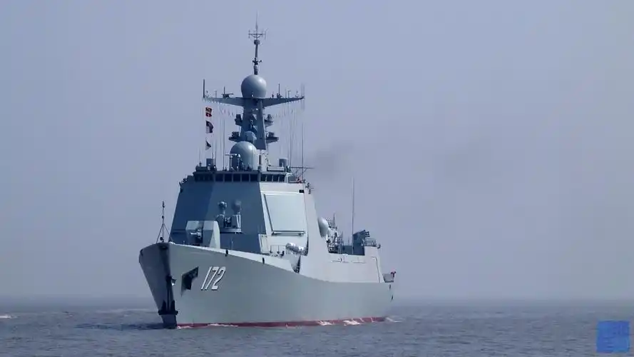 造一艘055型万吨大驱需要多少钱?_驱逐舰