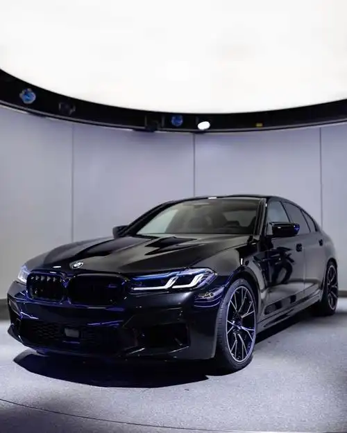 新款宝马m5雷霆版实车,外观的设计非常运动