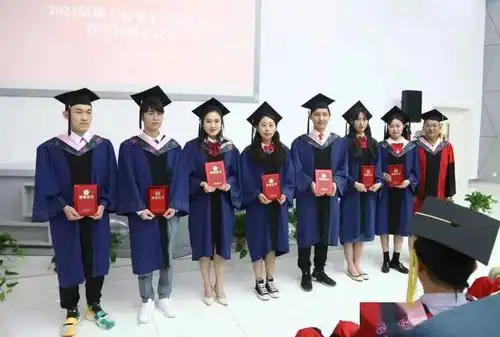 河北传媒学院隆重举行2021届硕士研究生毕业典礼暨学位授予仪式