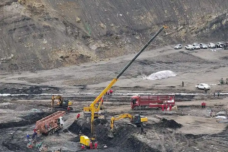 直击青海柴达尔煤矿冒顶事故救援现场