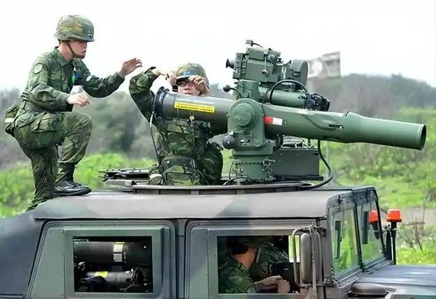 16万常备军2000辆坦克台湾的军事实力到底能排名多少