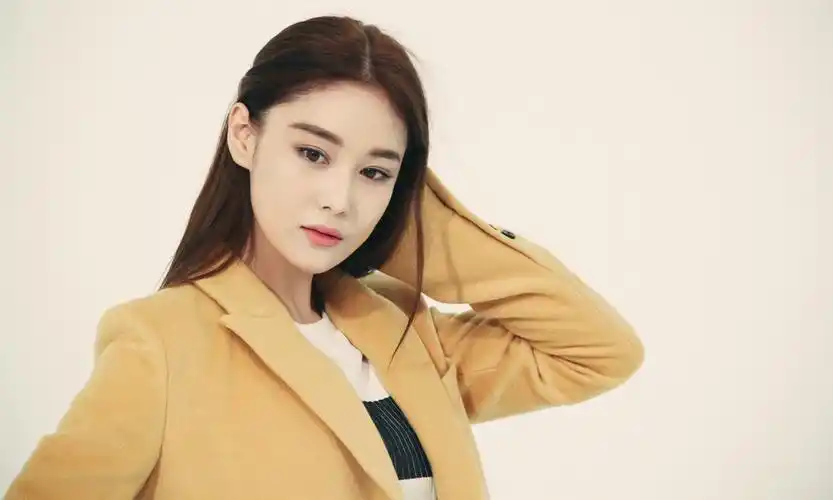 张馨予壁纸图片