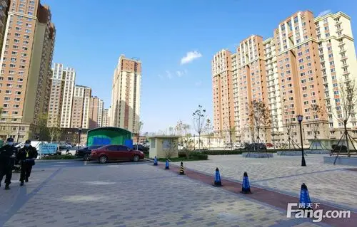 北京湾绿海家园电梯精装修两室一厅,包物业取暖免费停车位