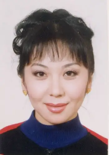 图:演员照片-耿巧云