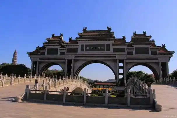 标题:广东茂名旅游景点前五名,让你流连忘返!