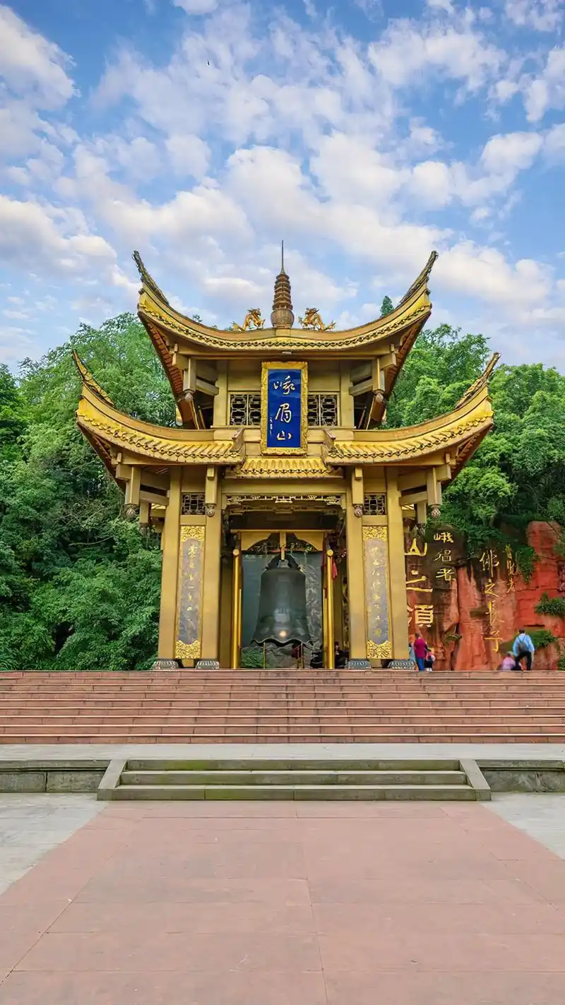 峨眉山,中国佛教四大名山之一,普贤菩萨道场,位于四川省乐山市 - 抖音