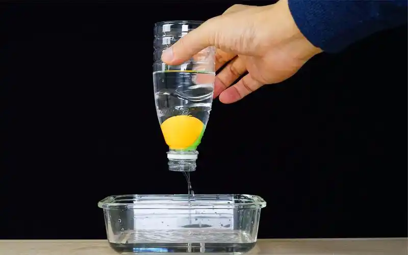 【魔力科学小实验】(第136期)平时压都压不沉的乒乓球,放在水里竟然浮