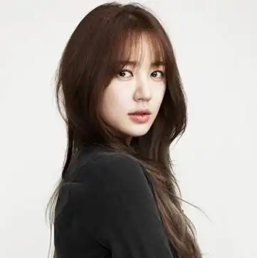 圆脸女生能剪八字刘海吗 圆脸女星八字刘海发型