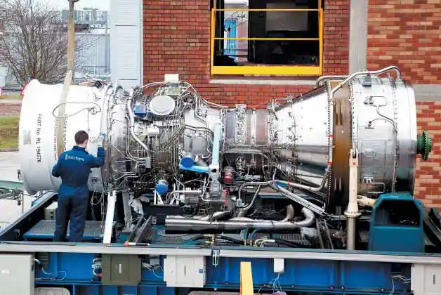 朱姆沃尔特级使用的罗尔斯·罗伊斯公司生产的mt30型燃气轮机