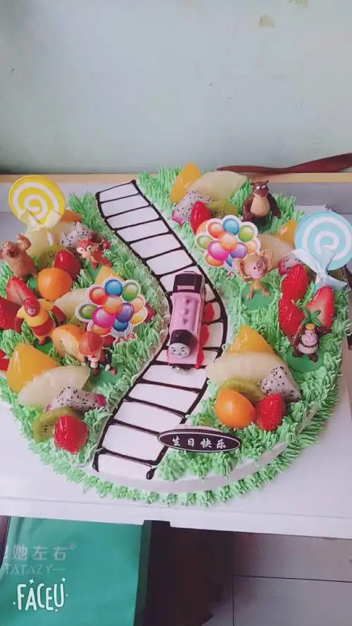 我是帅气小朋友张磊的蛋糕 他今天五岁了