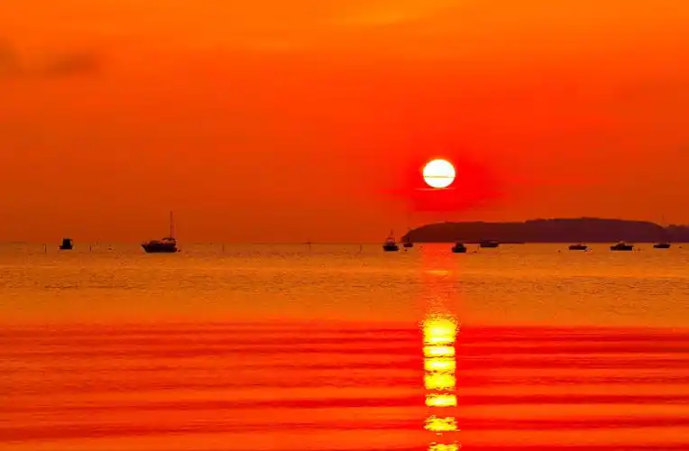 冉冉升起的红太阳