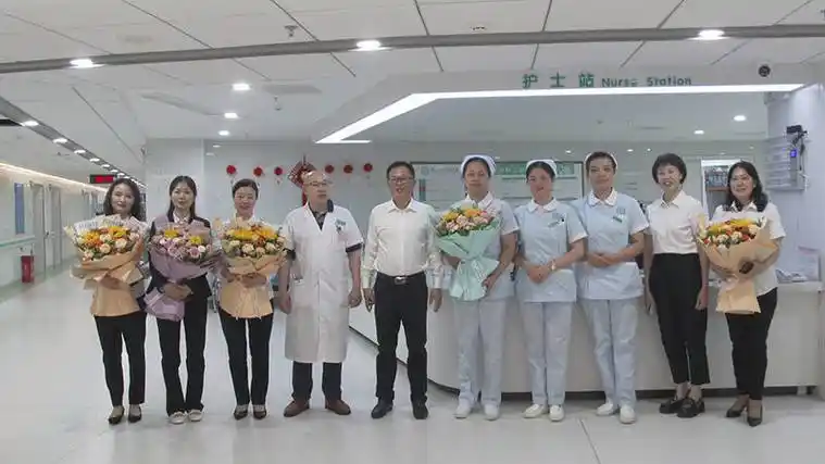 徐康妮)5月12日是第113个国际护士节,蓝山县中心医院医共体总院开展