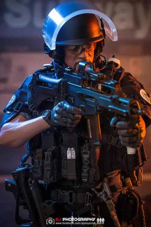 法国特警"黑豹 / raid"反恐突击队- 巴黎:蛰伏的法兰西黑豹