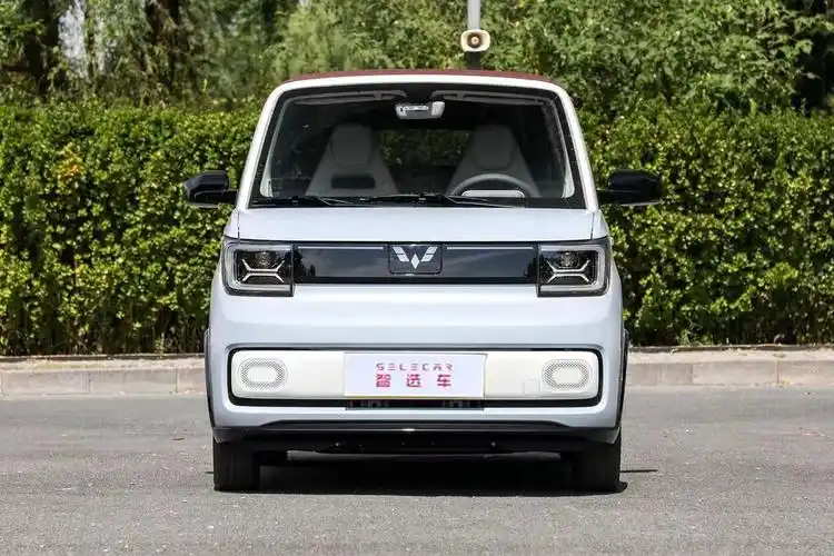 售价9.99万元,五菱宏光miniev敞篷版开放线上预订,你会买吗?