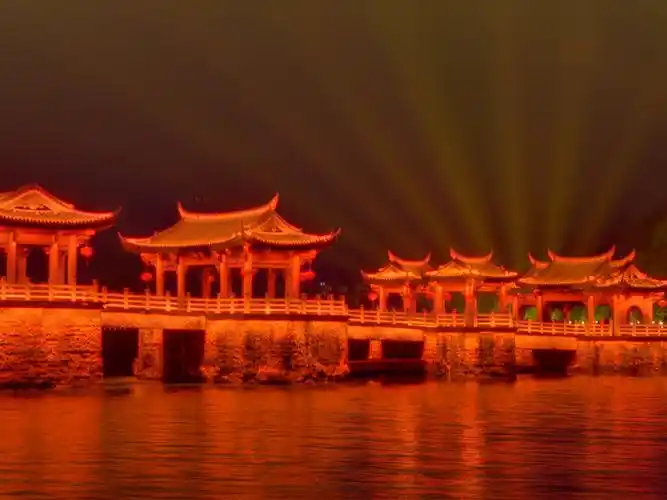 潮汕行之明德园牌坊街广济桥灯光秀