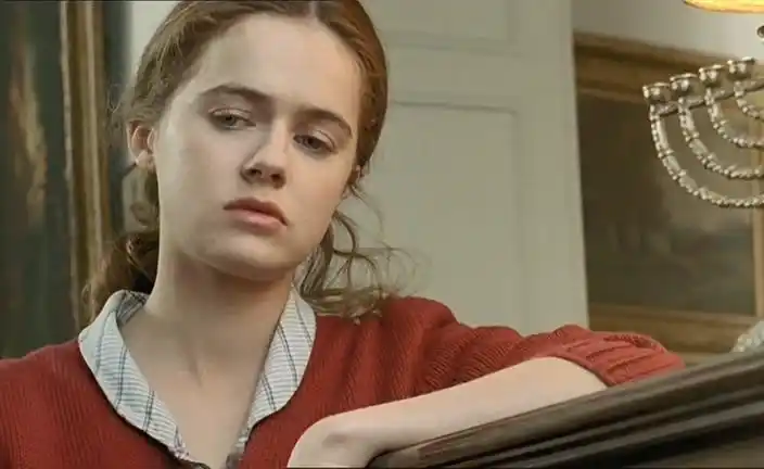 沉静如海法国女孩冬日穿搭