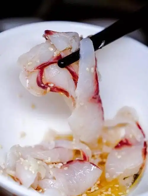 楼村站 正宗客家鱼生来啦!