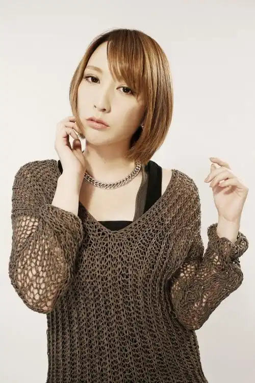 人气动漫歌手「蓝井艾露」将於10月19日推出两张5周年纪念精选专辑,一